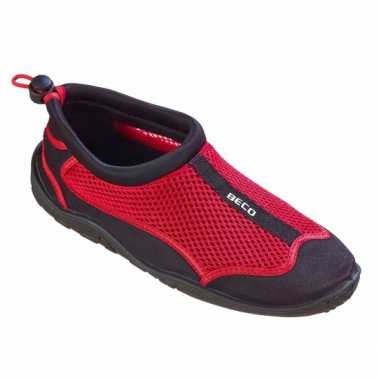 Rode waterschoenen/ surfschoenen heren carnavalskleding Roosendaal