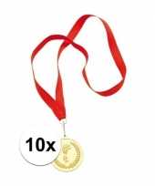 Carnavalskleding x gouden medailles eerste prijs aan rood lint roosendaal